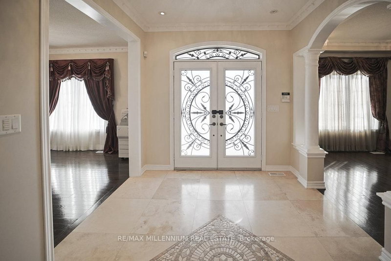 24 Prince Edward Blvd, Brampton, L6P 2N8 | Image 3