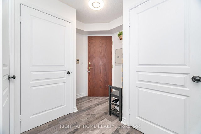 1211 - 2545 Erin Centre Boulevard