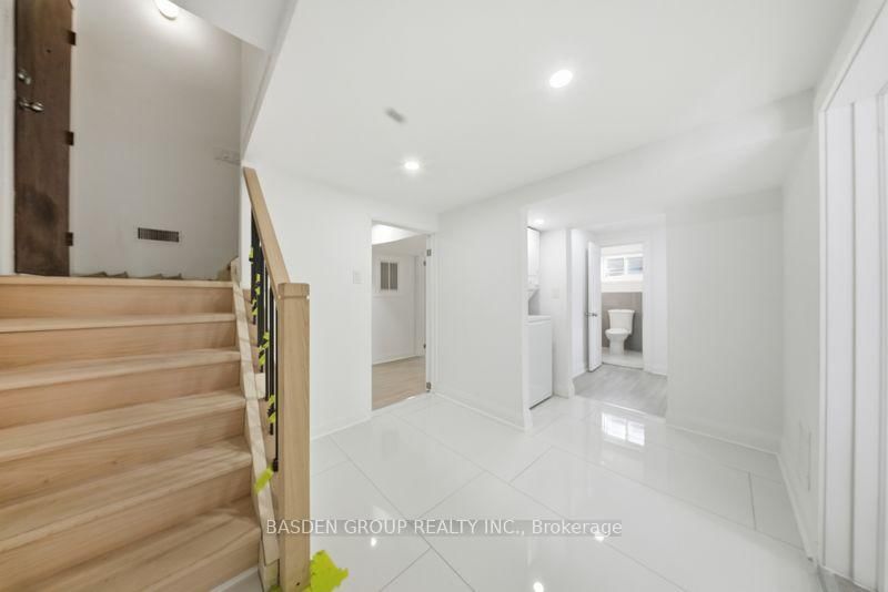 32 Forge Dr, Toronto, M3N 2R3 | Image 2