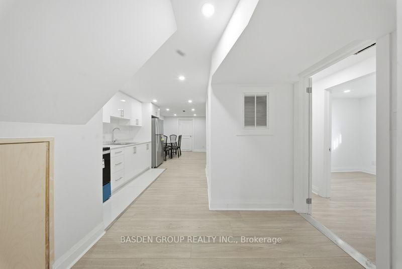 32 Forge Dr, Toronto, M3N 2R3 | Image 3