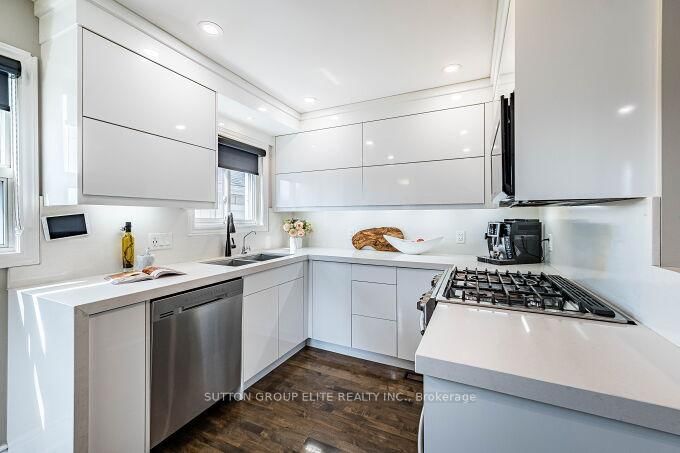 Detached House for sale at 107 Martha Street, Caledon, Ontario, L7E 4X5 - Bolton West - MLS: W12747308