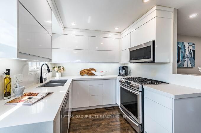 Detached House for sale at 107 Martha Street, Caledon, Ontario, L7E 4X5 - Bolton West - MLS: W12747308