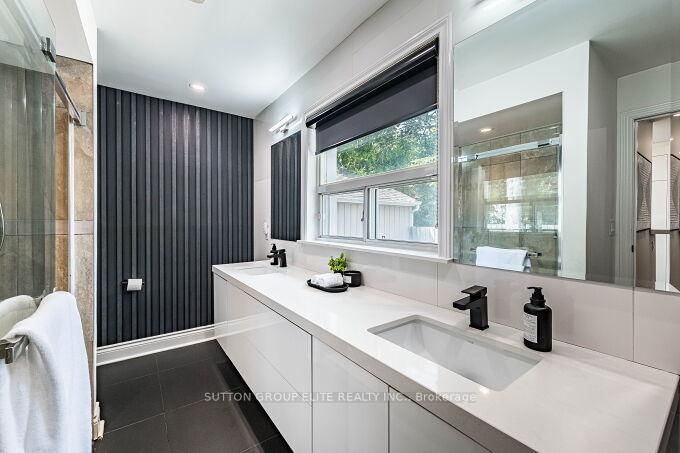 Detached House for sale at 107 Martha Street, Caledon, Ontario, L7E 4X5 - Bolton West - MLS: W12747308