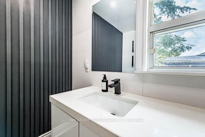 Detached House for sale at 107 Martha Street, Caledon, Ontario, L7E 4X5 - Bolton West - MLS: W12747308