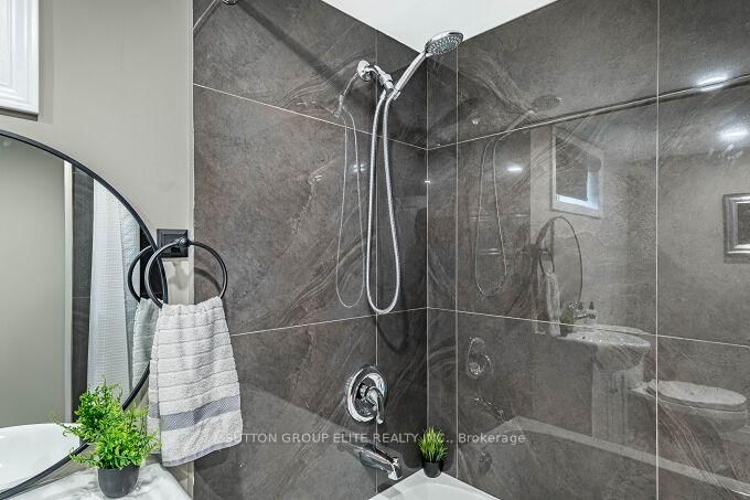 Detached House for sale at 107 Martha Street, Caledon, Ontario, L7E 4X5 - Bolton West - MLS: W12747308