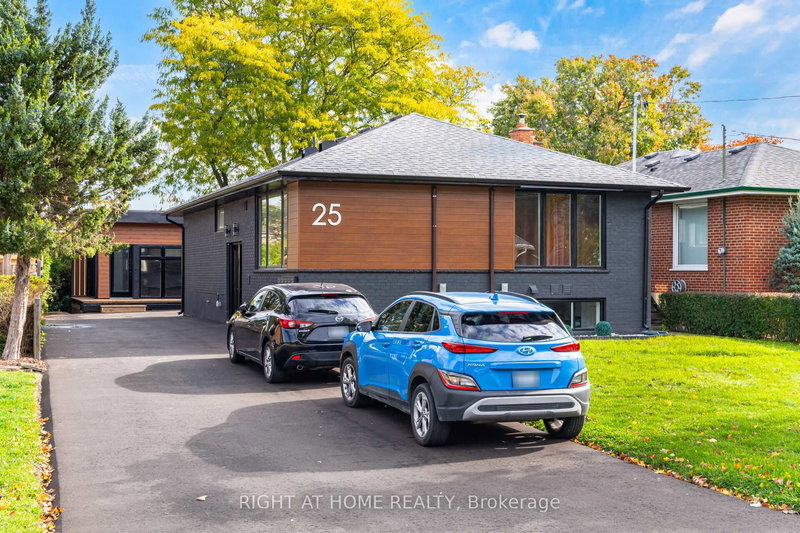 25 Templar Dr, Toronto, M9R 3C6 | Image 2