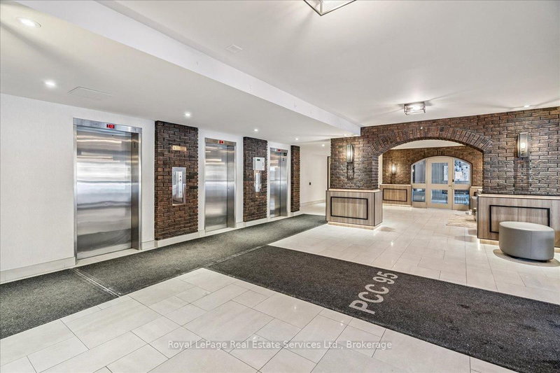 812 - 966 Inverhouse Dr, Mississauga, L5J 4B6 | Image 3