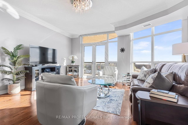 903 - 1135 Royal York Road