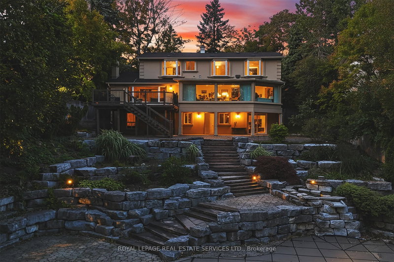 3278 Credit Heights Dr, Mississauga, L5C 2L7 | Image 3