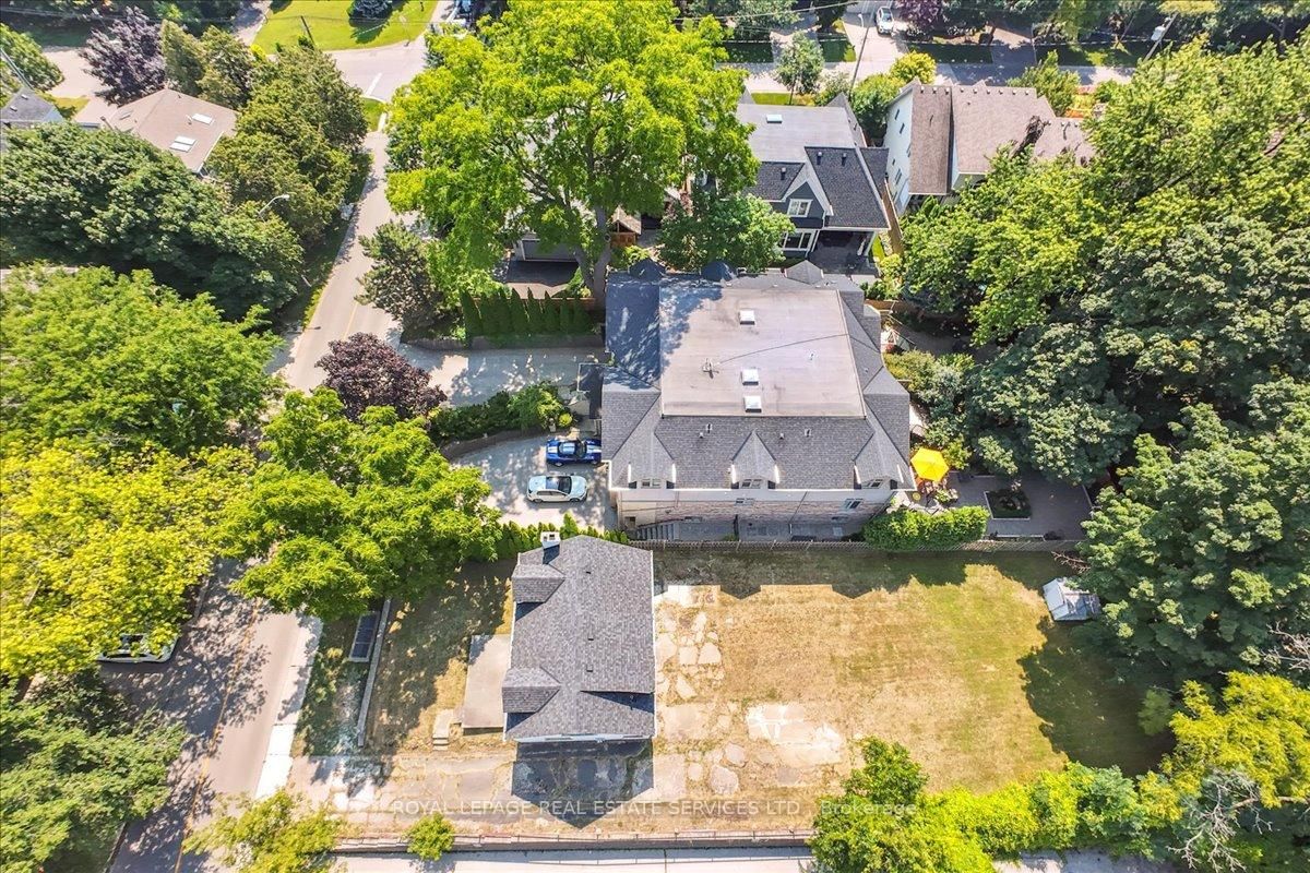 Detached House for sale at 86 Kerr Street, Oakville, Ontario, L6K 3A3 - Central - MLS: W12748542