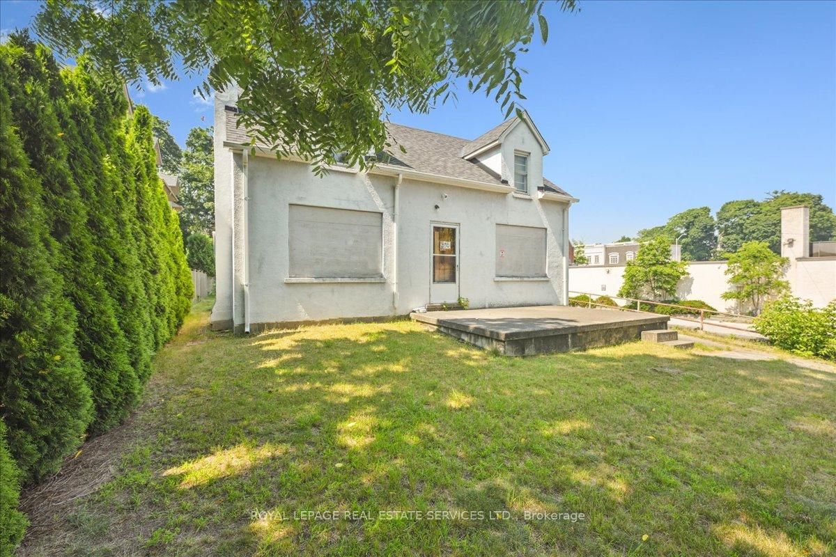 Detached House for sale at 86 Kerr Street, Oakville, Ontario, L6K 3A3 - Central - MLS: W12748542