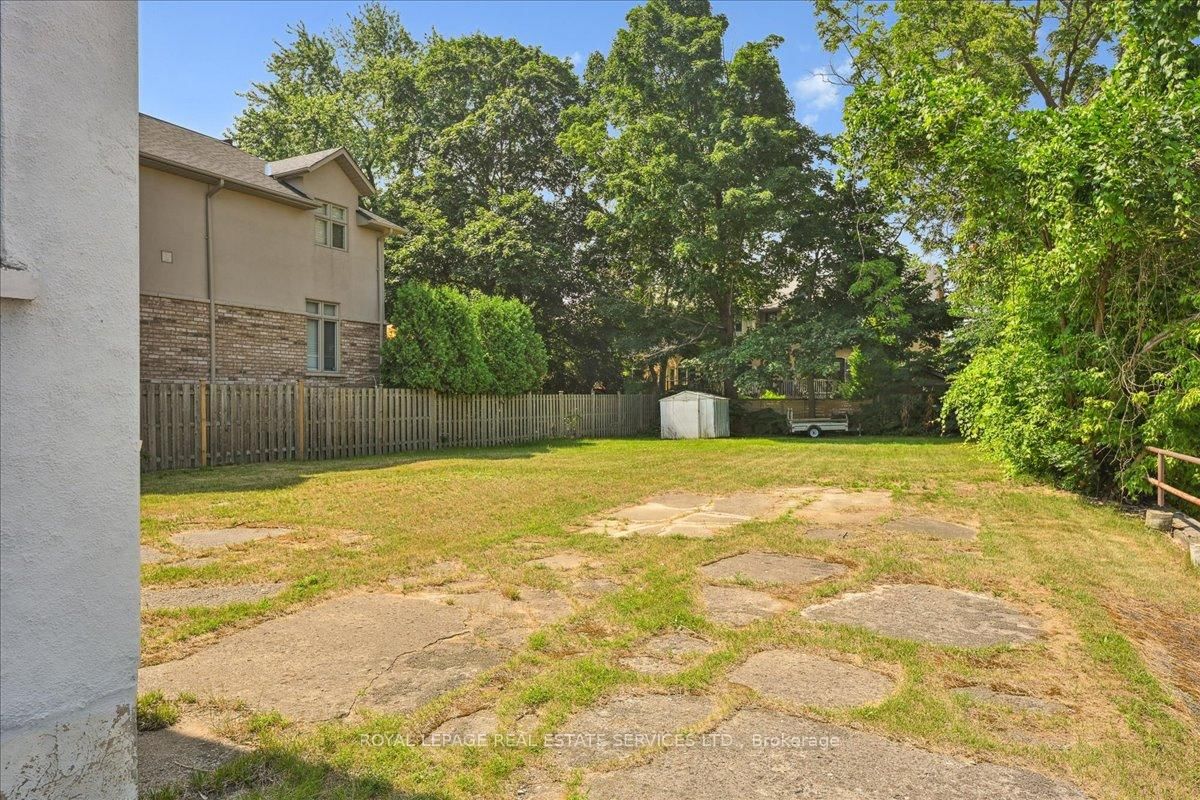 Detached House for sale at 86 Kerr Street, Oakville, Ontario, L6K 3A3 - Central - MLS: W12748542