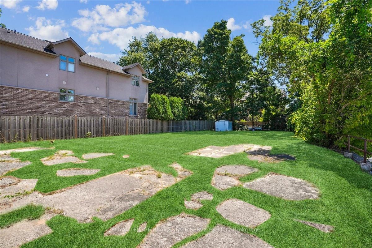 Detached House for sale at 86 Kerr Street, Oakville, Ontario, L6K 3A3 - Central - MLS: W12748542