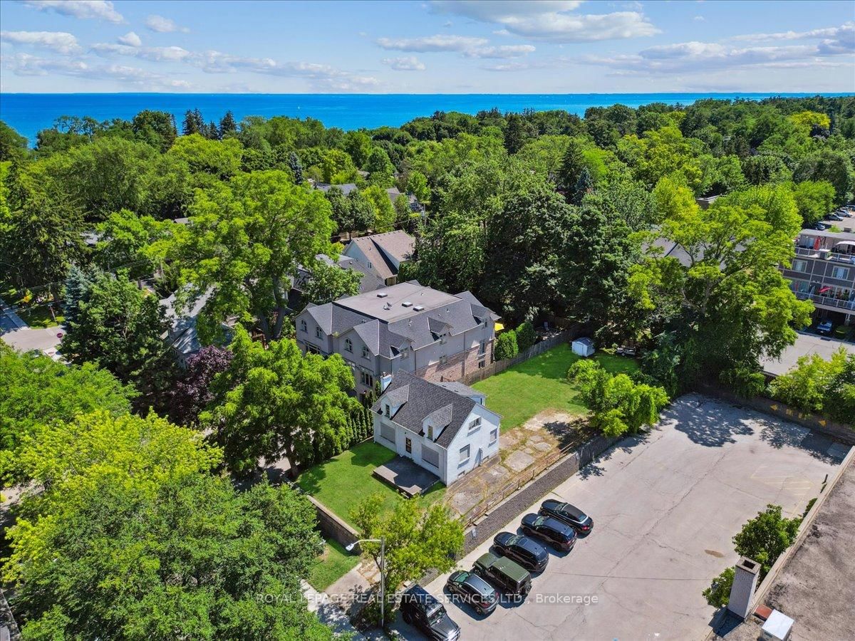 Detached House for sale at 86 Kerr Street, Oakville, Ontario, L6K 3A3 - Central - MLS: W12748542