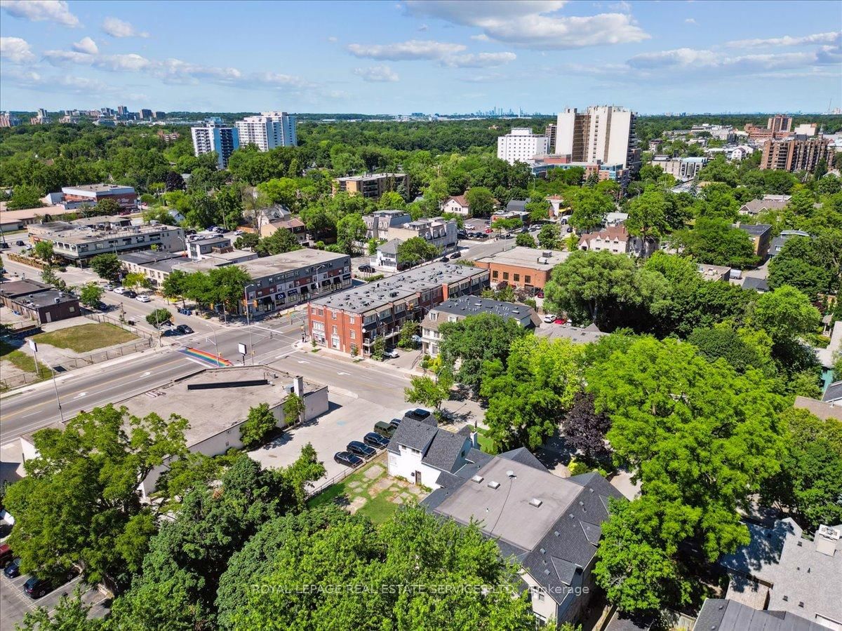 Detached House for sale at 86 Kerr Street, Oakville, Ontario, L6K 3A3 - Central - MLS: W12748542