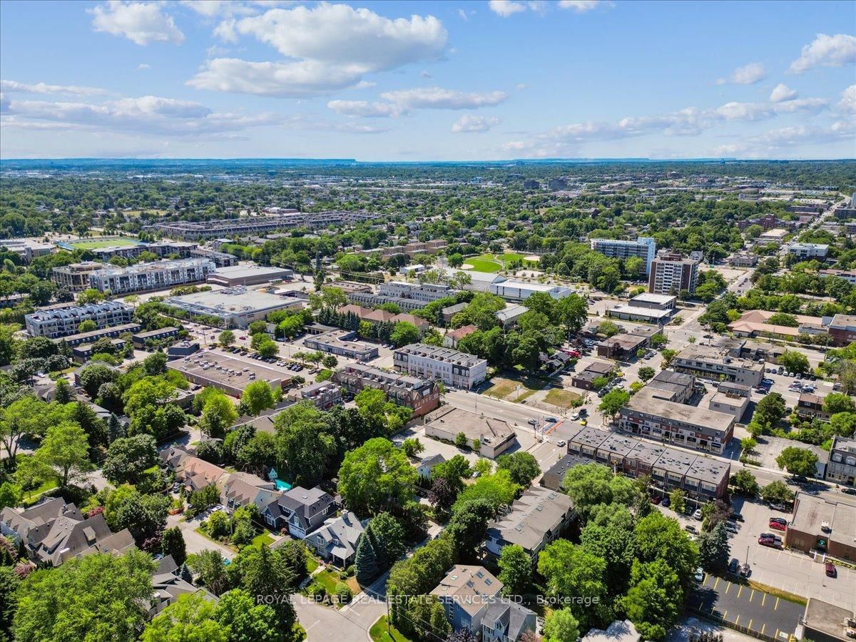 Detached House for sale at 86 Kerr Street, Oakville, Ontario, L6K 3A3 - Central - MLS: W12748542