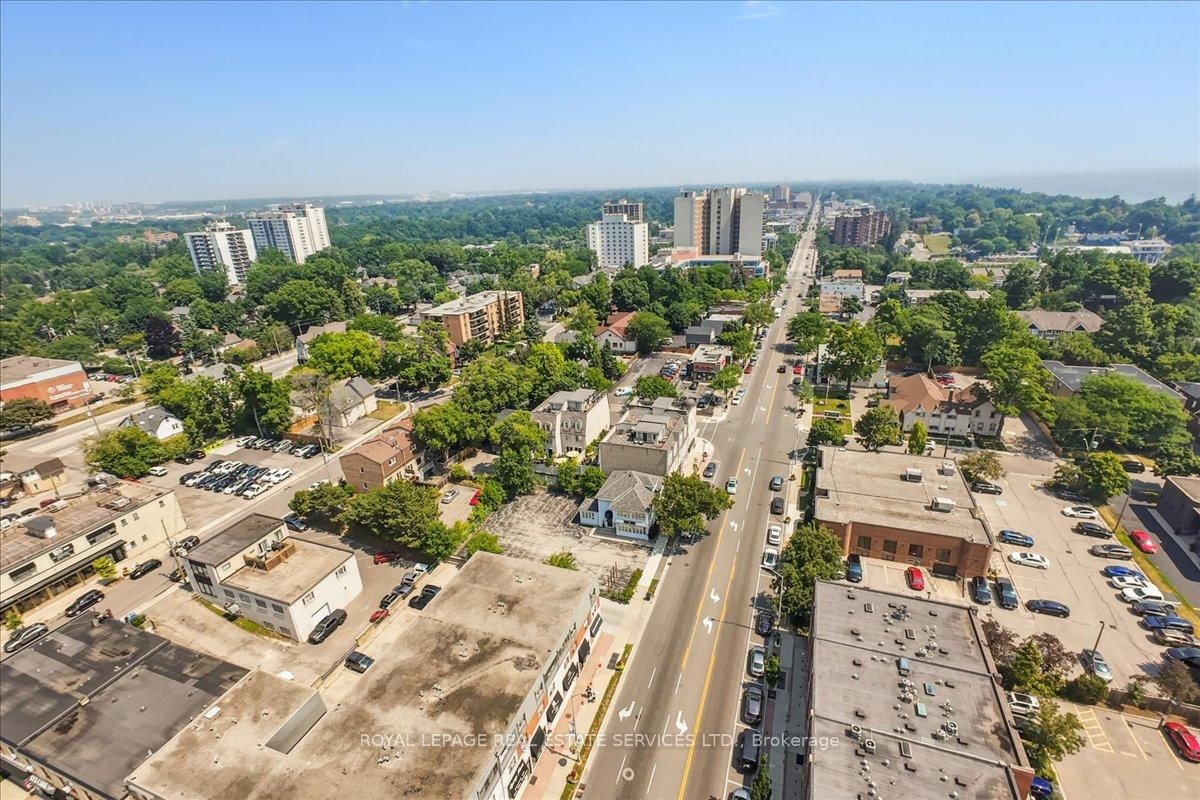 Detached House for sale at 86 Kerr Street, Oakville, Ontario, L6K 3A3 - Central - MLS: W12748542