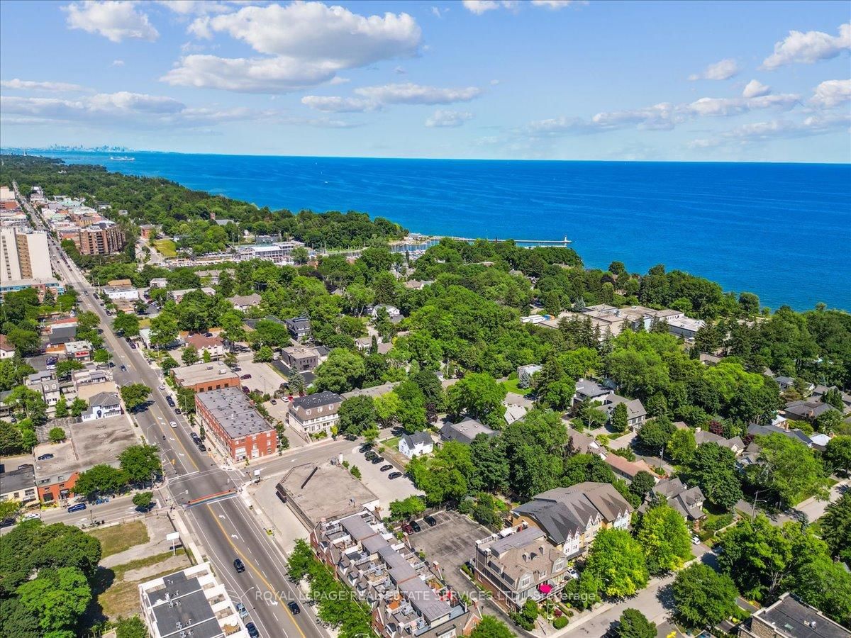 Detached House for sale at 86 Kerr Street, Oakville, Ontario, L6K 3A3 - Central - MLS: W12748542