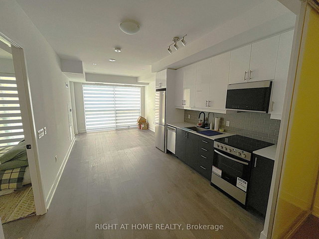 212 - 2343 Khalsa Gate