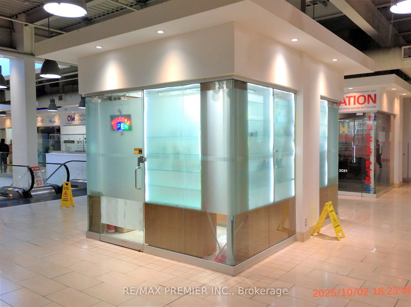 2C22 - 7215 Goreway Dr, Mississauga, L4T 2T9 | Image 3