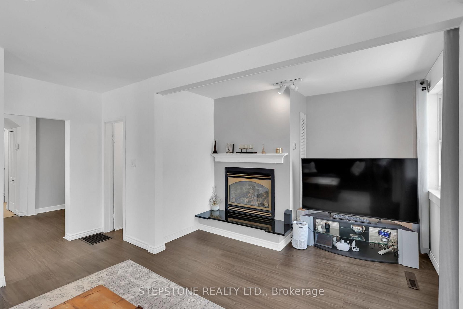 56 41st Street W • Toronto, ON photo 15