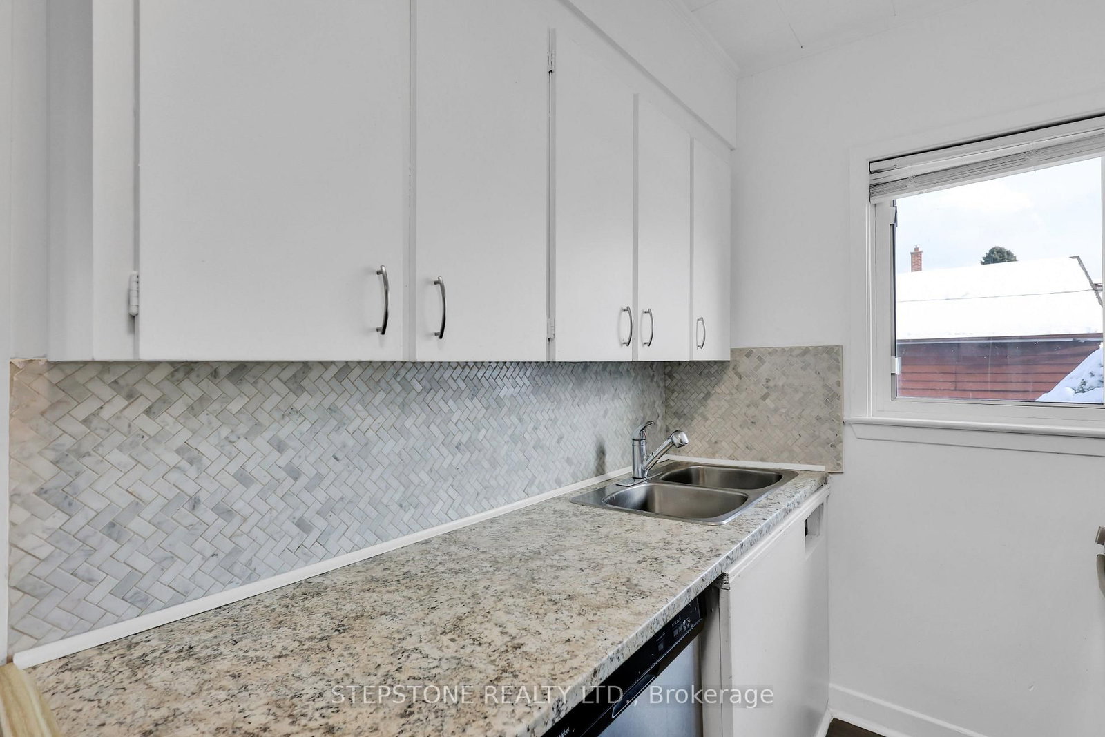 56 41st Street W • Toronto, ON photo 19