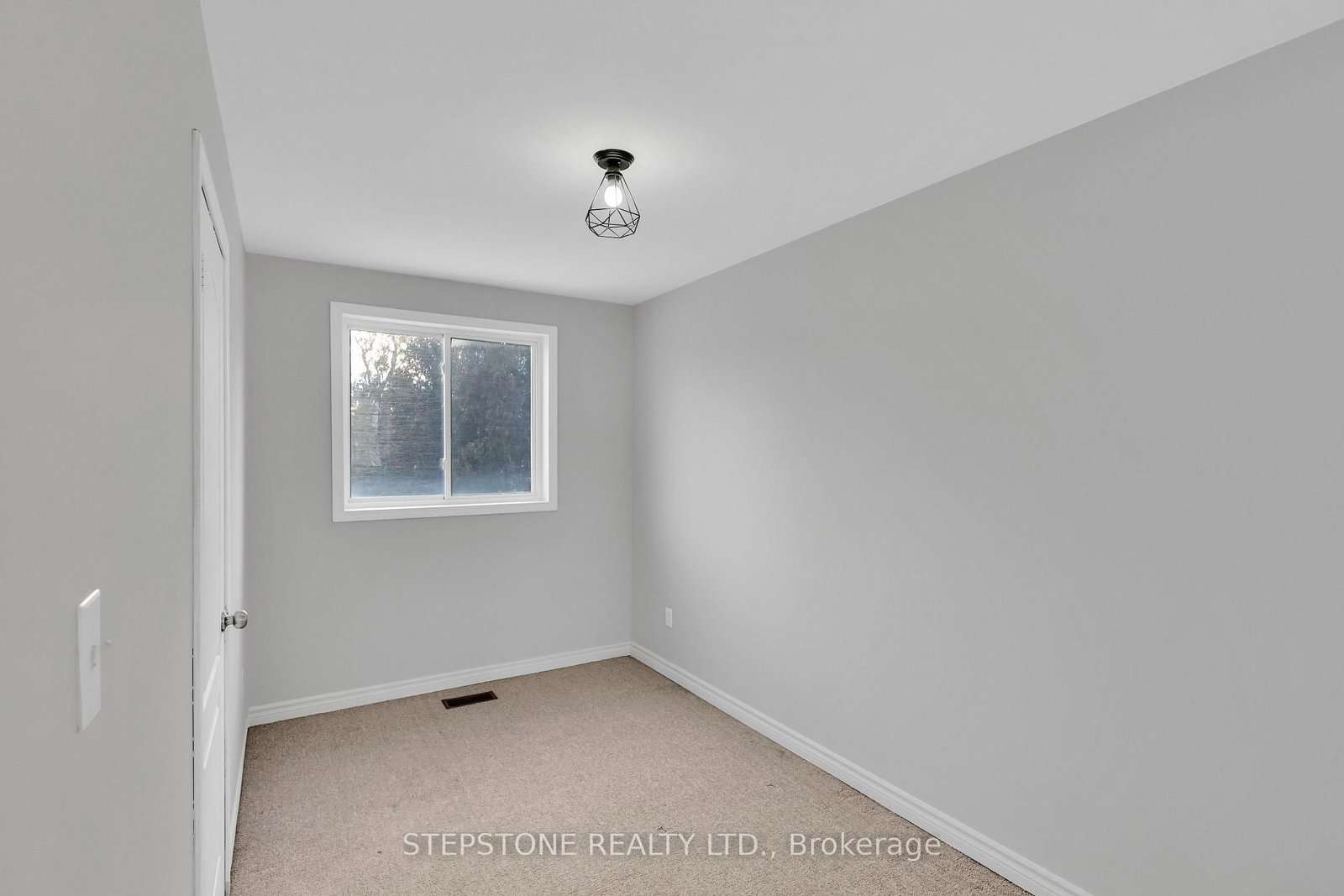 56 41st Street W • Toronto, ON photo 25