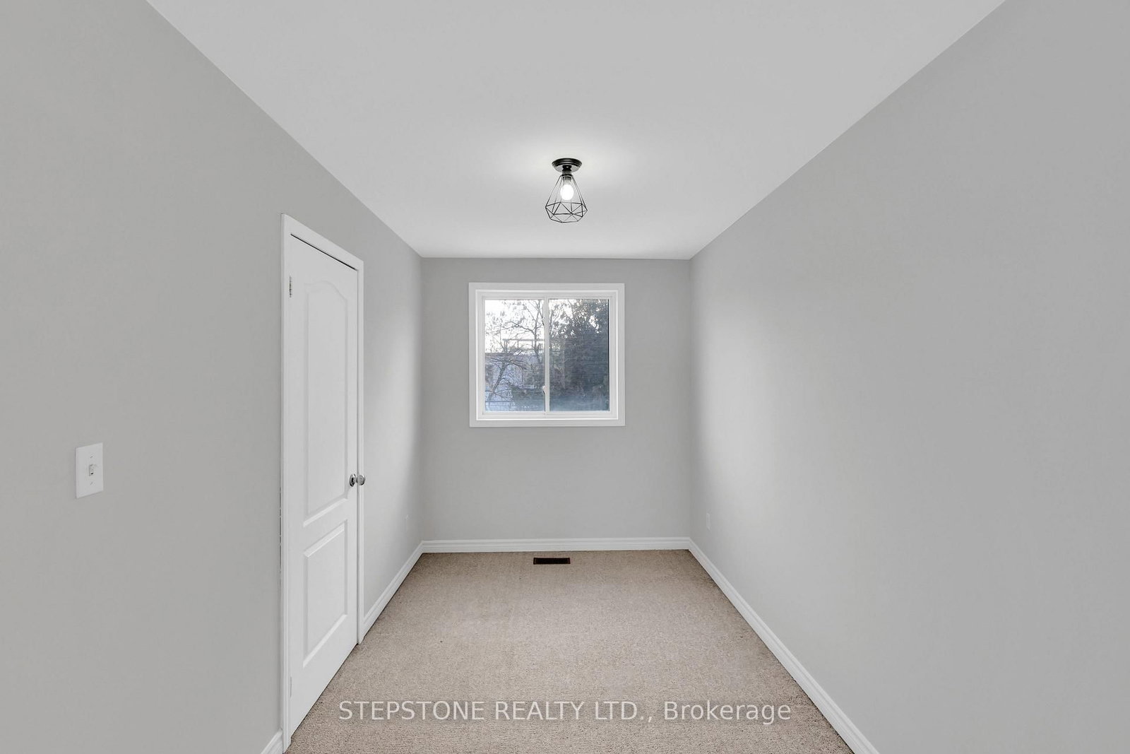 56 41st Street W • Toronto, ON photo 26