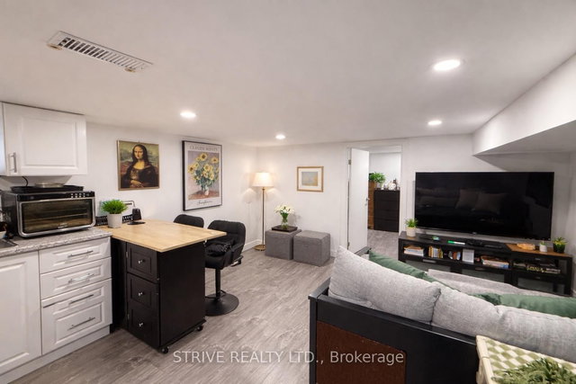 23 Burnfield (Lower) Avenue