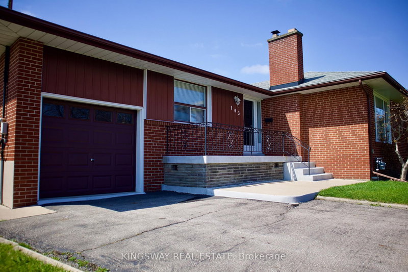 163 Floradale Dr, Mississauga, L5B 1G2 | Image 2