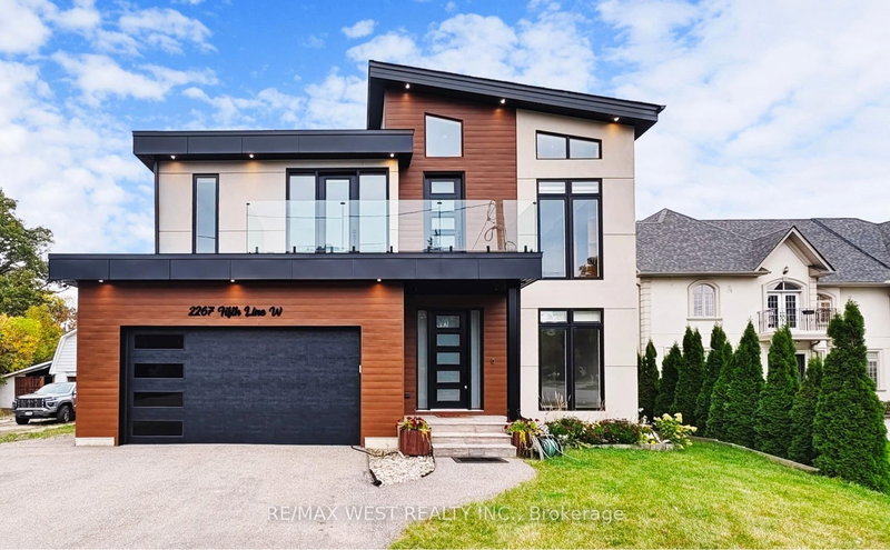 2267 Fifth Line W, Mississauga, L5K 1V7 | Image 2