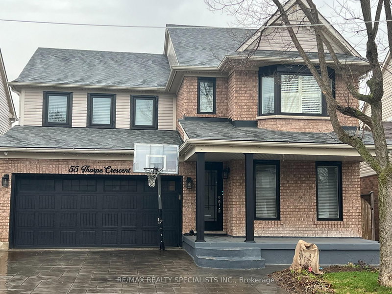 home for lease on 55 Thorpe Crescent