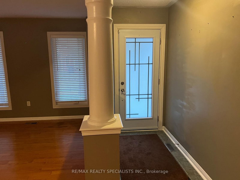 55 Thorpe Cres, Brampton, L7A 1P8 | Image 3