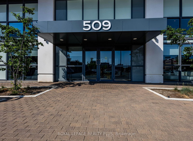 701 - 509 Dundas St W, Oakville, L6M 1L9 | Image 2