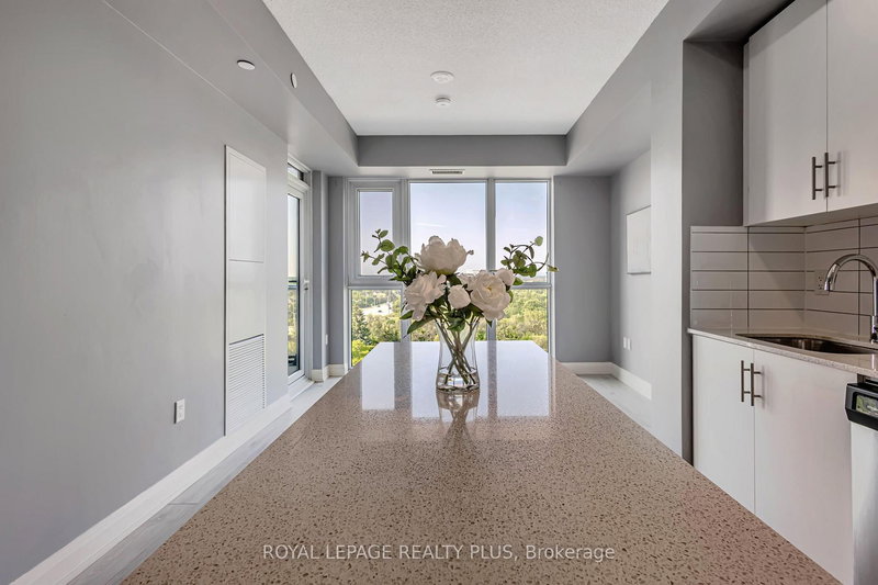 701 - 509 Dundas St W, Oakville, L6M 1L9 | Image 3