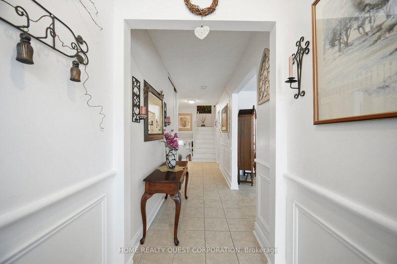 6330 Lorca Cres, Mississauga, L5N 2J4 | Image 3