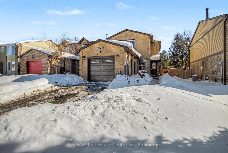 912 Laurier Ave, Milton, L9T 4H6 | Image 2