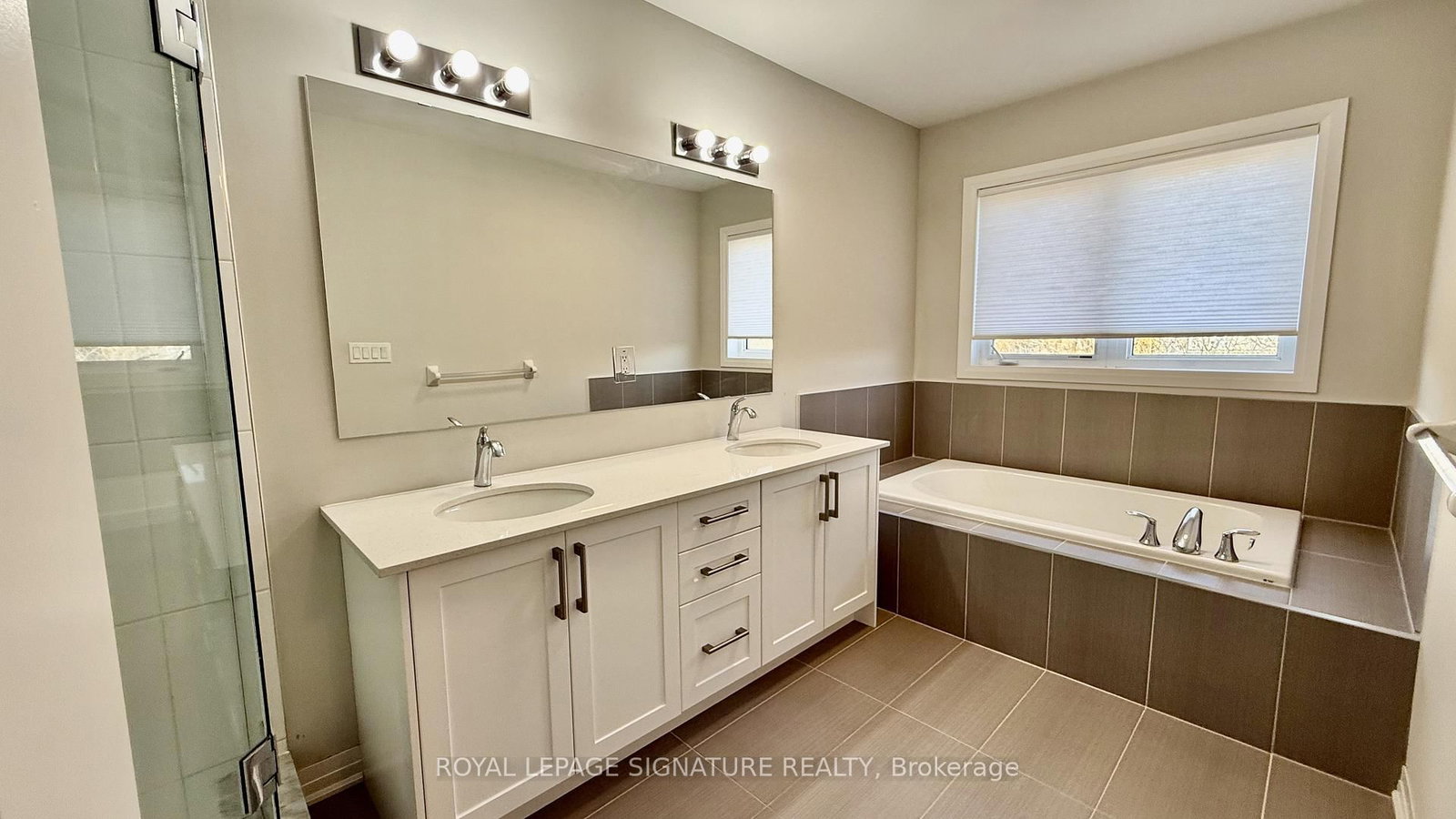 Townhouse for lease at 755 Elsley Court, Milton, Ontario, L9T 9J6 - Beaty - MLS: W12753636