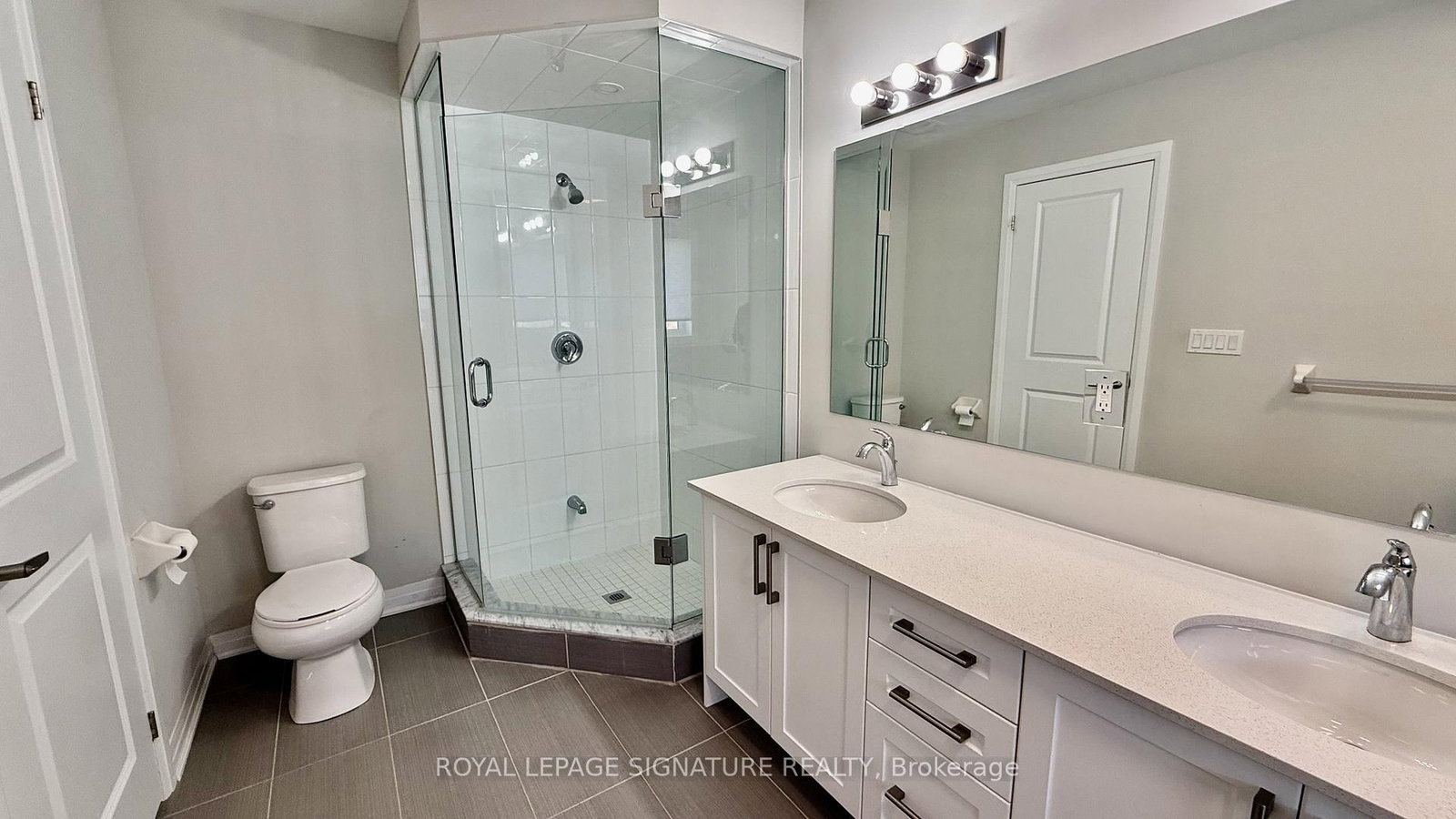 Townhouse for lease at 755 Elsley Court, Milton, Ontario, L9T 9J6 - Beaty - MLS: W12753636