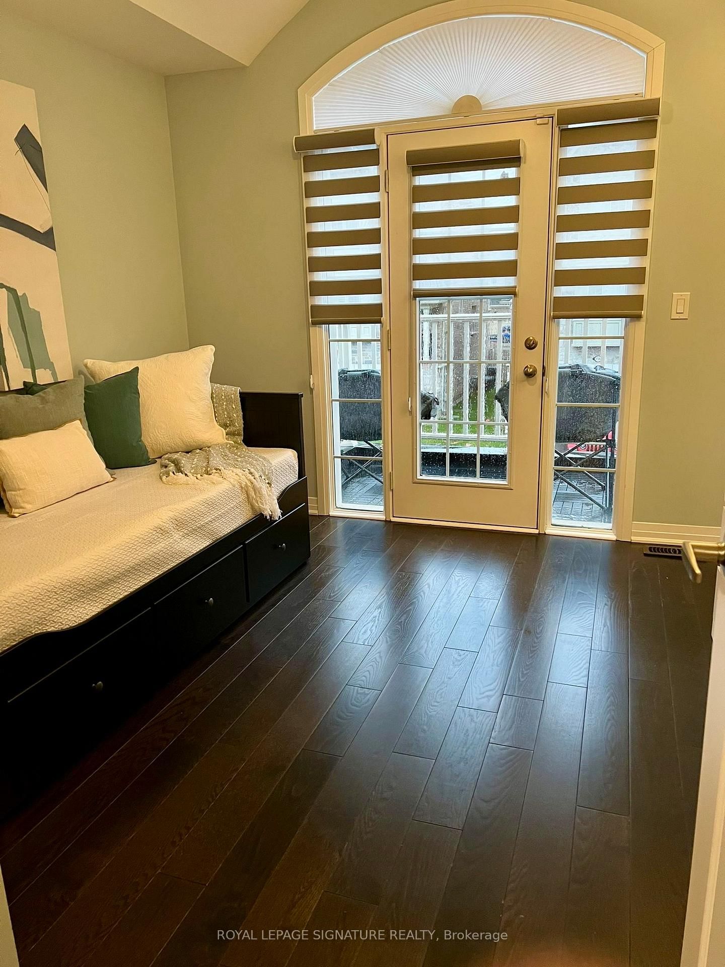 Townhouse for lease at 755 Elsley Court, Milton, Ontario, L9T 9J6 - Beaty - MLS: W12753636