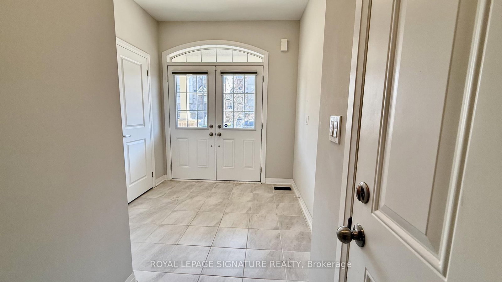 Townhouse for lease at 755 Elsley Court, Milton, Ontario, L9T 9J6 - Beaty - MLS: W12753636