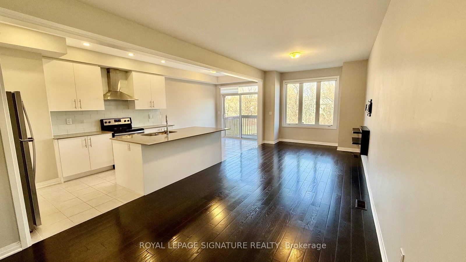 Townhouse for lease at 755 Elsley Court, Milton, Ontario, L9T 9J6 - Beaty - MLS: W12753636