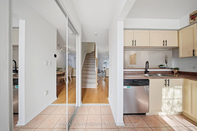 11 - 210 Manitoba Street