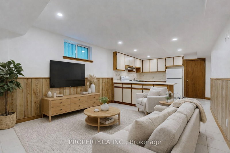 1469 Brentano Blvd, Mississauga, L4X 1A2 | Image 2