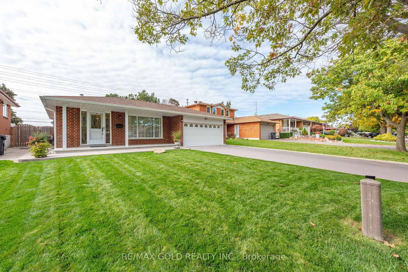 64 Malcolm Cres, Brampton, L6S 3C8 | Image 2