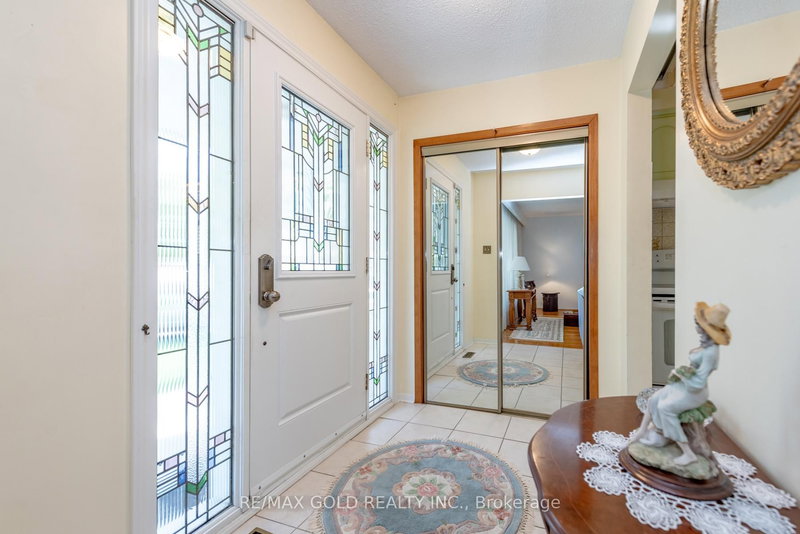 64 Malcolm Cres, Brampton, L6S 3C8 | Image 3