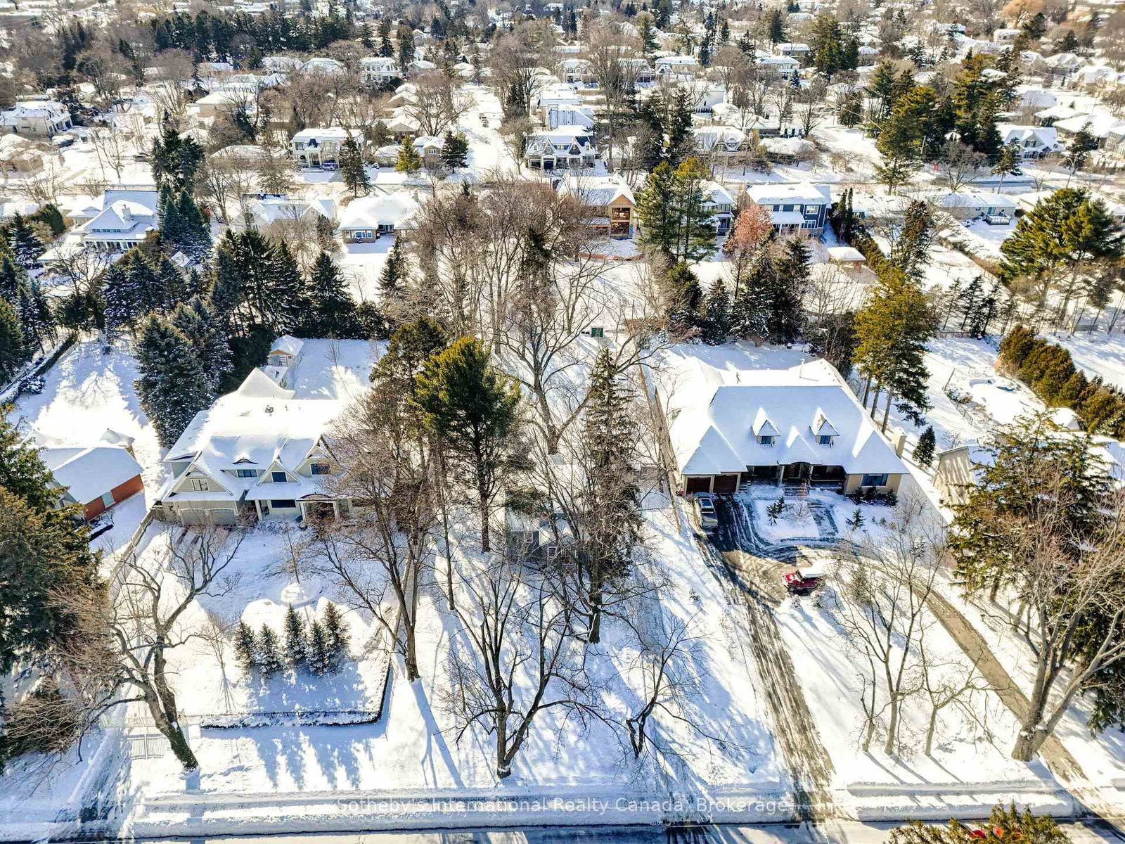 362 Fourth Line • Oakville, ON photo 9