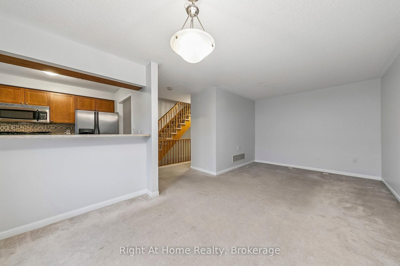 Townhouse for sale at 650 Frank Place, Milton, Ontario, L9T 0P8 - Harrison - MLS: W12754344