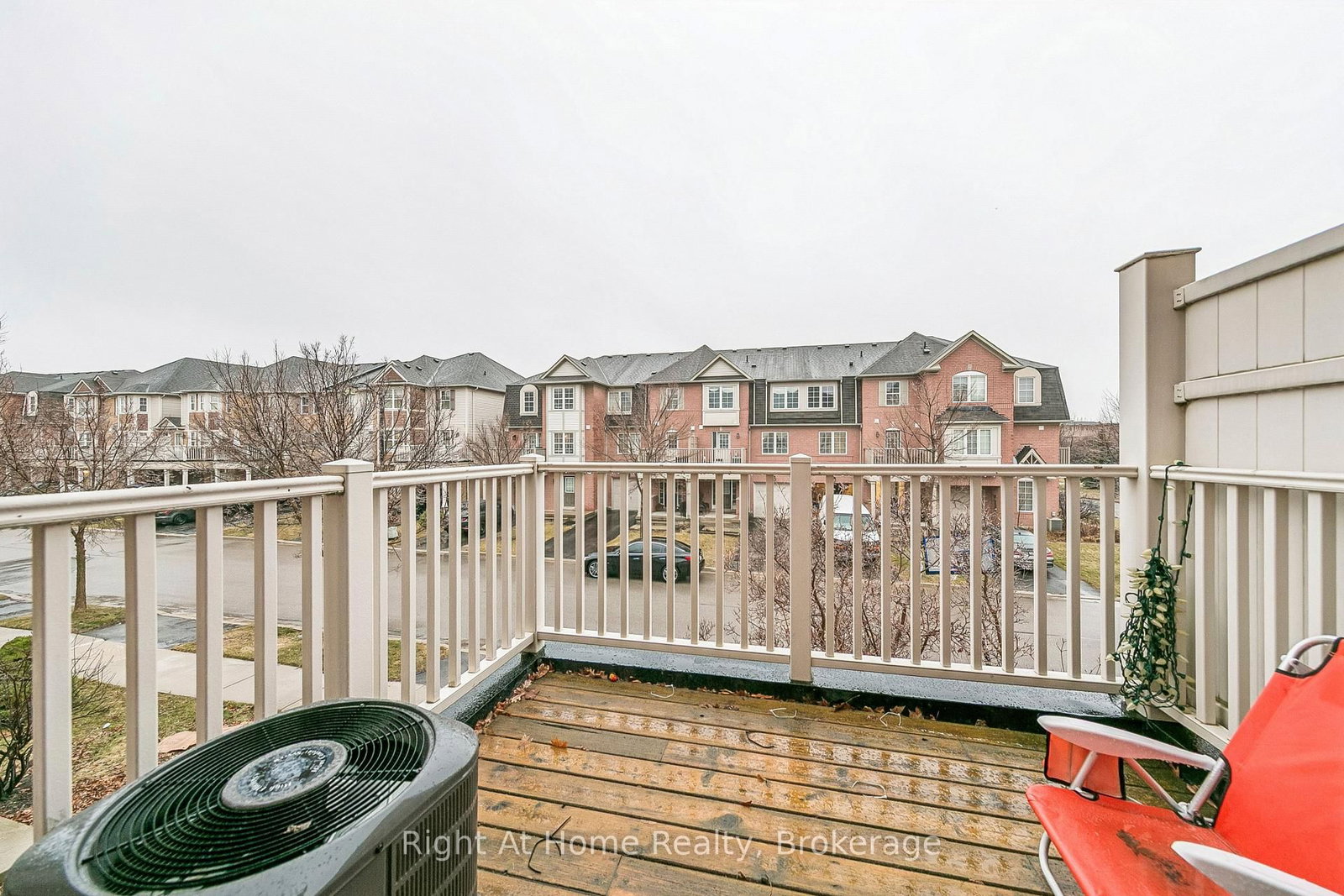 Townhouse for sale at 650 Frank Place, Milton, Ontario, L9T 0P8 - Harrison - MLS: W12754344
