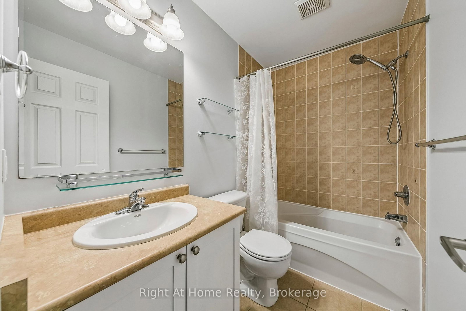 Townhouse for sale at 650 Frank Place, Milton, Ontario, L9T 0P8 - Harrison - MLS: W12754344